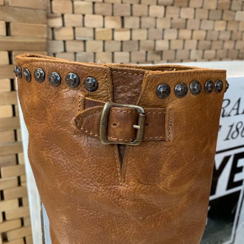 Beautiful Studded Frye Boots EUC - Picture 3 of 7